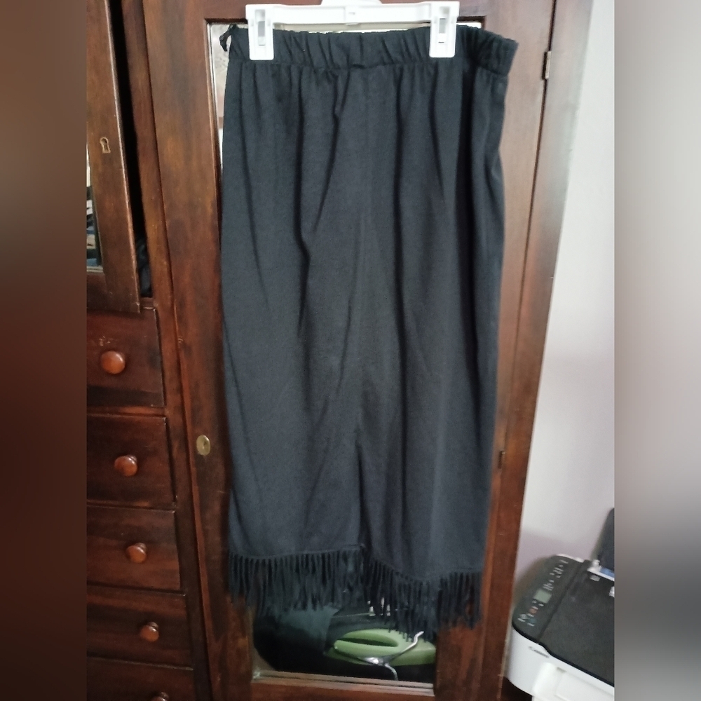 Vintage Set 411 Sportswear Black Fringe Top and Skirt with Button Accents_Med - Picture 10 of 11